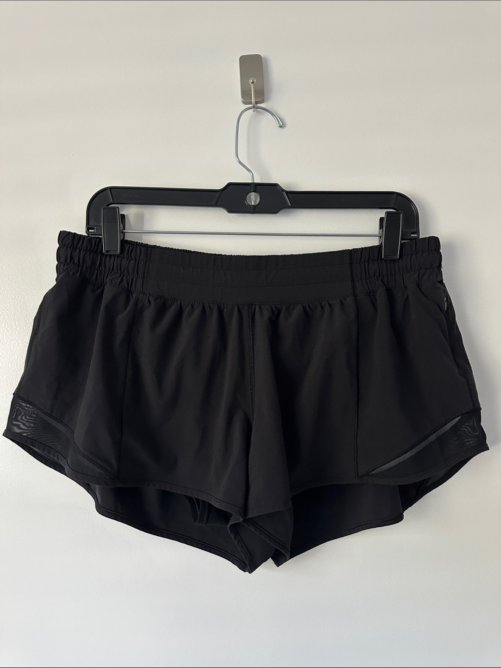 Lululemon Hotty Hot Shorts Lined Short 2” inseam Womens Size 14 Black Sexy